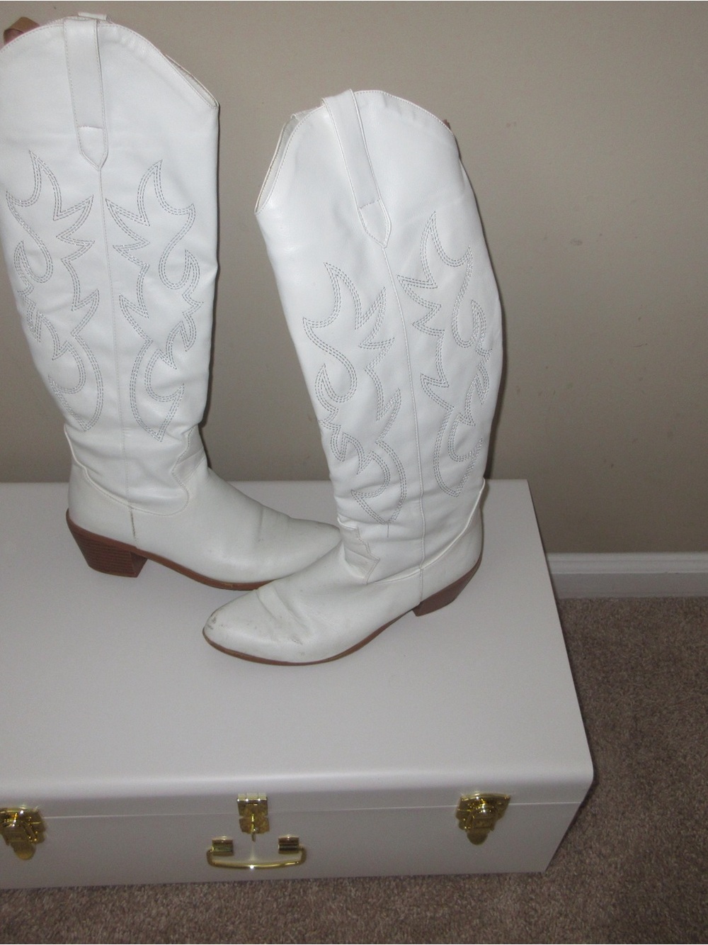 White Women's Cowboy Boots